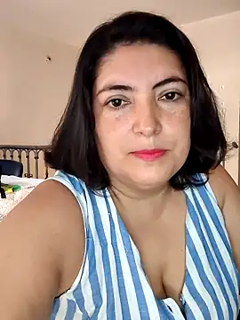 Snapshot of lina_maria99 chatting on September 23, 2025, 1:36 pm lina maria99 online show from September 23, 2025, 1:36 pm