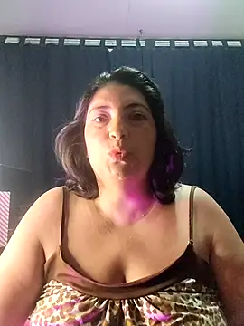 Snapshot of lina_maria99 chatting on October 15, 2025, 9:42 am lina maria99 online show from October 15, 2025, 9:42 am