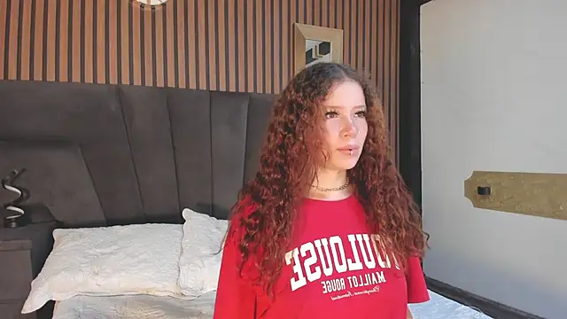 AphroditeSweet online show from November 9, 2025, 8:40 pm