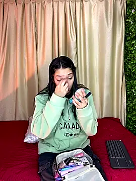 stepha   online show from September 11, 2025, 11:32 am