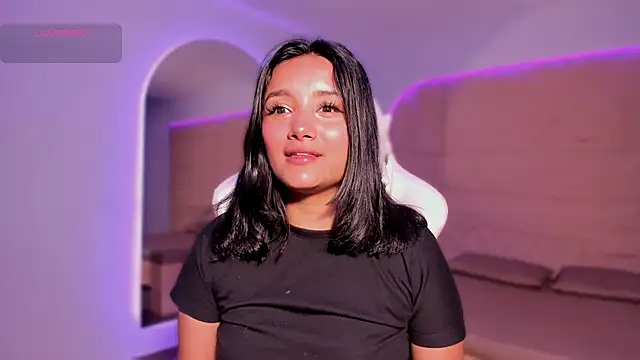 HannahMontgomery online show from December 18, 2025, 4:24 pm