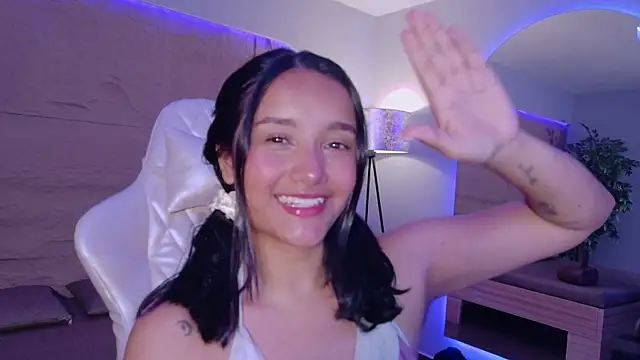 HannahMontgomery online show from April 14, 2026, 4:35 pm