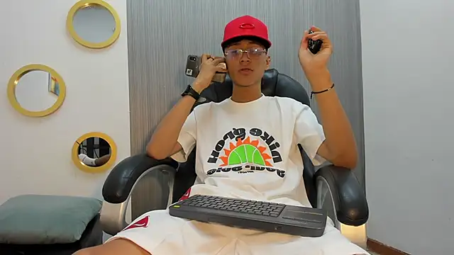 Snapshot of Daddy_Darcks chatting on October 16, 2025, 7:15 pm Daddy Darcks online show from October 16, 2025, 7:15 pm