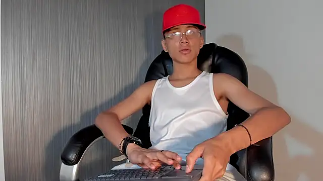 Snapshot of Daddy_Darcks chatting on October 22, 2025, 9:03 pm Daddy Darcks online show from October 22, 2025, 9:03 pm