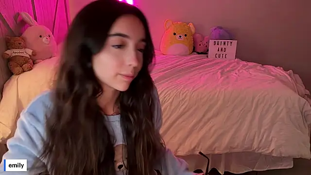 emmyfawn online show from September 12, 2025, 4:23 am