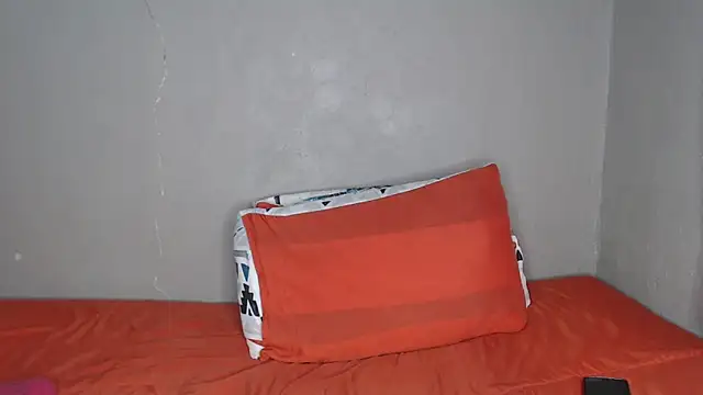 Lunalee online show from February 12, 2026, 5:24 am