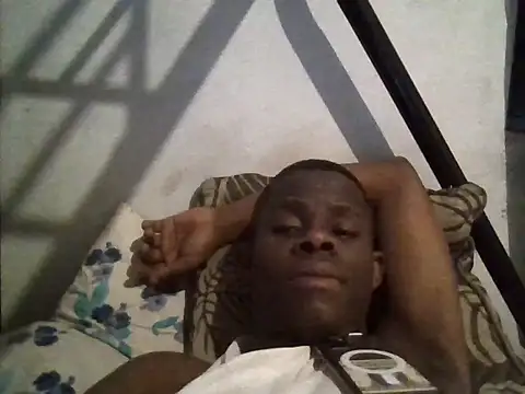 Snapshot of roro_thehoe chatting on November 9, 2025, 9:13 pm roro thehoe online show from November 9, 2025, 9:13 pm