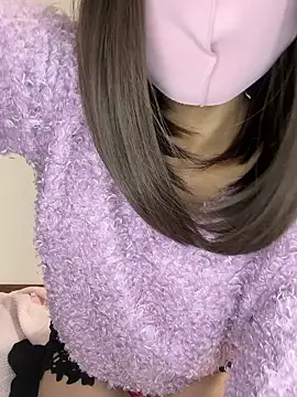 reina 00121 online show from November 12, 2025, 12:22 am