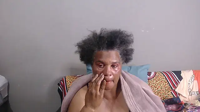 Snapshot of GrandBustyMelon chatting on July 9, 2026, 5:00 am GrandBustyMelon online show from July 9, 2026, 5:00 am