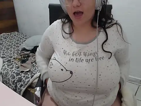 Snapshot of isanhaiaka chatting on November 11, 2025, 2:44 am isanhaiaka online show from November 11, 2025, 2:44 am