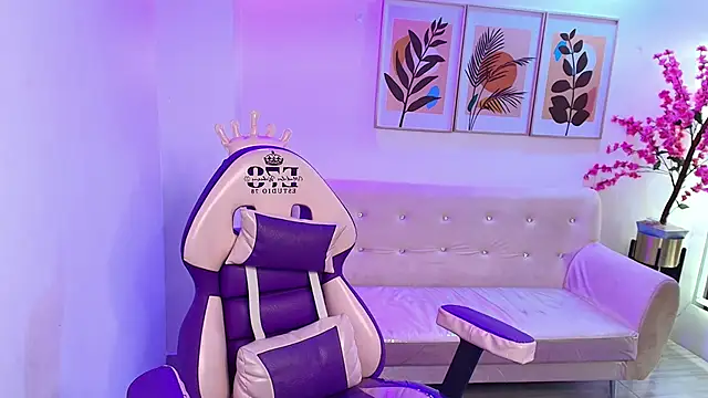 Anie johnson online show from September 28, 2025, 7:03 am