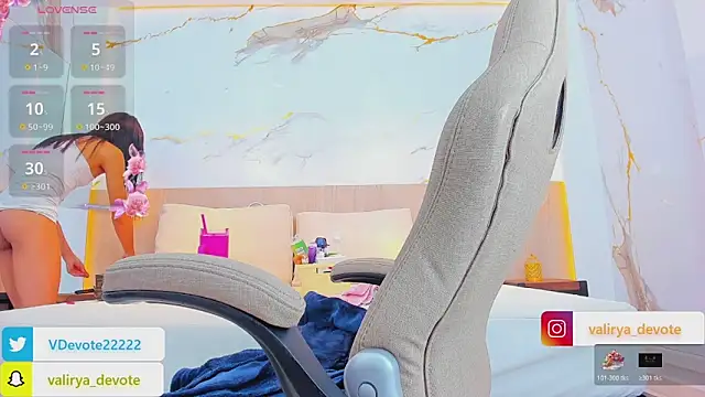 valirya devote online show from December 22, 2025, 3:25 am