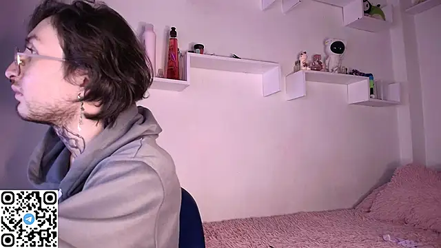 Snapshot of annyharriis chatting on November 4, 2025, 11:48 pm annyharriis online show from November 4, 2025, 11:48 pm