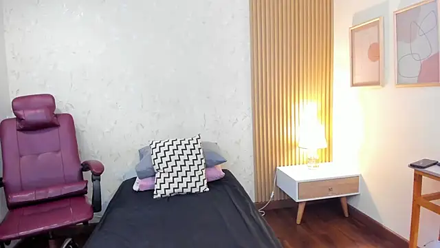 halleylorens online show from November 7, 2025, 7:47 pm