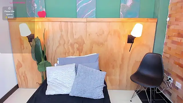 Snapshot of halleylorens chatting on January 31, 2026, 7:11 pm halleylorens online show from January 31, 2026, 7:11 pm