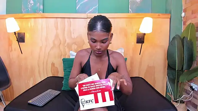 Snapshot of halleylorens chatting on February 25, 2026, 7:23 pm halleylorens online show from February 25, 2026, 7:23 pm