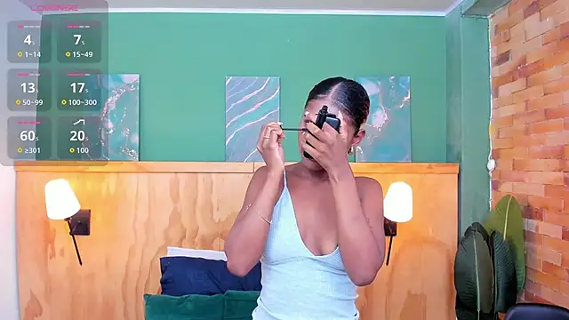 Snapshot of halleylorens chatting on February 28, 2026, 12:17 pm halleylorens online show from February 28, 2026, 12:17 pm