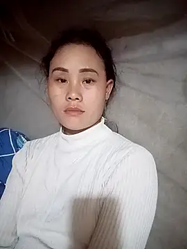 Snapshot of Ruaiuoi chatting on February 18, 2026, 1:07 pm Ruaiuoi online show from February 18, 2026, 1:07 pm