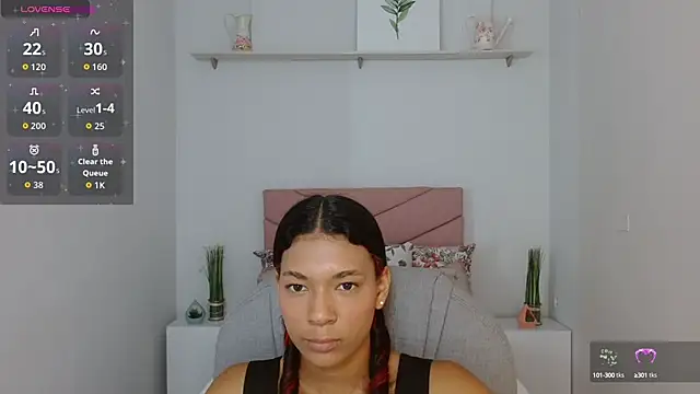 SarayVega  online show from October 9, 2025, 7:12 pm