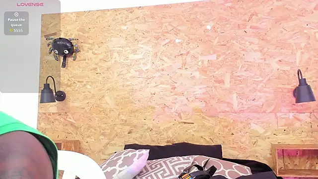 santiblack7 online show from November 13, 2025, 1:37 am