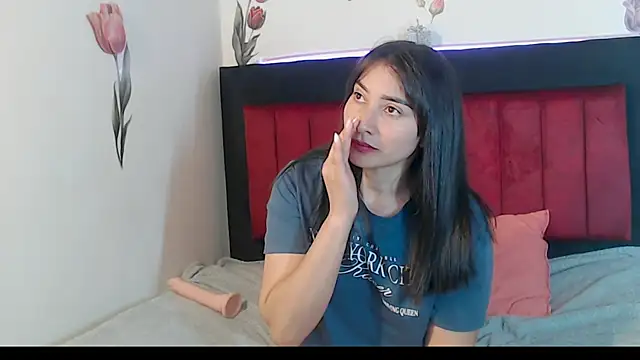 angelyxs online show from November 26, 2025, 8:43 pm