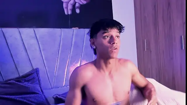 Snapshot of ZYZZ1312 chatting on September 19, 2025, 5:35 pm ZYZZ1312 online show from September 19, 2025, 5:35 pm