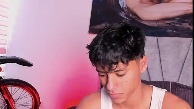 Snapshot of ZYZZ1312 chatting on November 5, 2025, 4:29 pm ZYZZ1312 online show from November 5, 2025, 4:29 pm