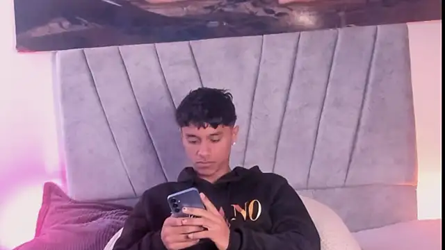 ZYZZ1312 online show from December 2, 2025, 5:19 pm