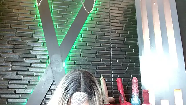 Snapshot of Venus_Rock chatting on June 19, 2026, 12:31 pm Venus Rock online show from June 19, 2026, 12:31 pm