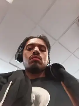 Snapshot of mrredcorn chatting on October 11, 2025, 5:44 pm mrredcorn online show from October 11, 2025, 5:44 pm