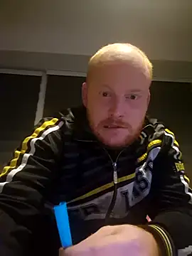 Snapshot of svenni2525 chatting on October 19, 2025, 3:51 am svenni2525 online show from October 19, 2025, 3:51 am