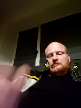 Snapshot of svenni2525 chatting on November 16, 2025, 4:29 am svenni2525 online show from November 16, 2025, 4:29 am