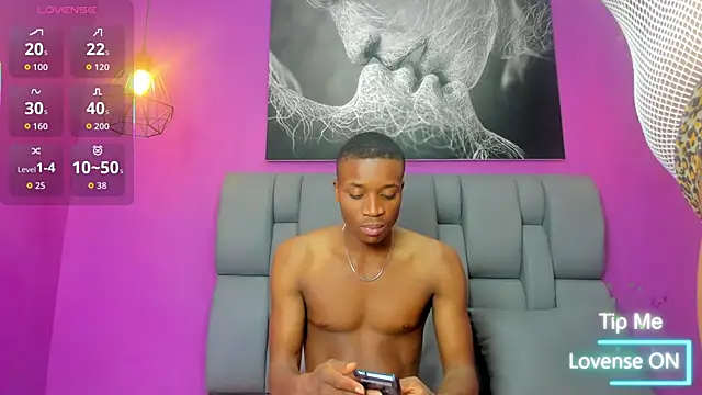 Snapshot of Luna_Alam chatting on September 28, 2025, 4:07 am Luna Alam online show from September 28, 2025, 4:07 am