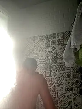 Snapshot of brasilien18cm chatting on November 20, 2025, 2:39 pm brasilien18cm online show from November 20, 2025, 2:39 pm