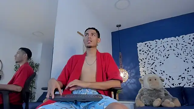 Adonis WB online show from September 18, 2025, 9:28 pm