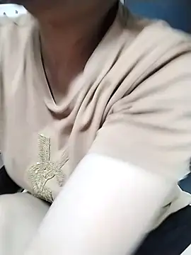 Mie rose online show from October 19, 2025, 1:45 pm