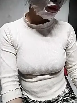 Snapshot of Mie_rose chatting on November 22, 2025, 12:31 am Mie rose online show from November 22, 2025, 12:31 am