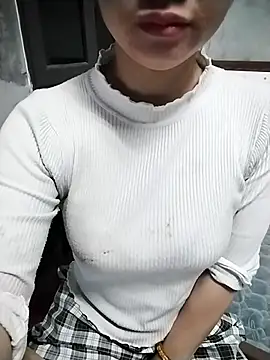 Snapshot of Mie_rose chatting on January 6, 2026, 12:47 am Mie rose online show from January 6, 2026, 12:47 am