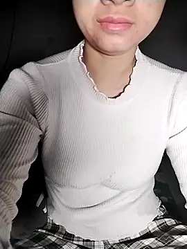 Snapshot of Mie_rose chatting on January 7, 2026, 10:45 pm Mie rose online show from January 7, 2026, 10:45 pm