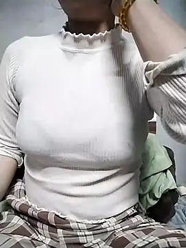 Snapshot of Mie_rose chatting on February 2, 2026, 1:32 pm Mie rose online show from February 2, 2026, 1:32 pm