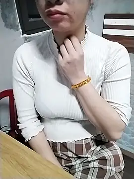 Snapshot of Mie_rose chatting on February 3, 2026, 1:37 am Mie rose online show from February 3, 2026, 1:37 am