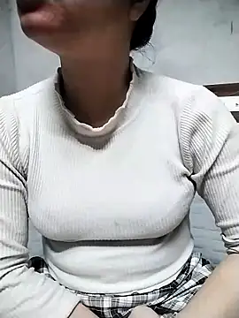 Snapshot of Mie_rose chatting on February 12, 2026, 2:12 pm Mie rose online show from February 12, 2026, 2:12 pm