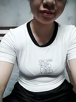 Snapshot of Mie_rose chatting on February 16, 2026, 7:15 am Mie rose online show from February 16, 2026, 7:15 am