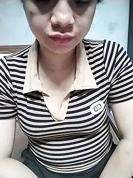 Snapshot of Mie_rose chatting on April 2, 2026, 1:53 pm Mie rose online show from April 2, 2026, 1:53 pm