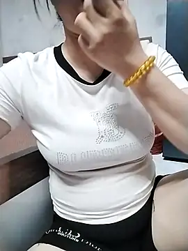 Snapshot of Mie_rose chatting on April 9, 2026, 12:10 am Mie rose online show from April 9, 2026, 12:10 am