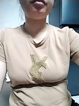 Snapshot of Mie_rose chatting on April 14, 2026, 2:12 pm Mie rose online show from April 14, 2026, 2:12 pm