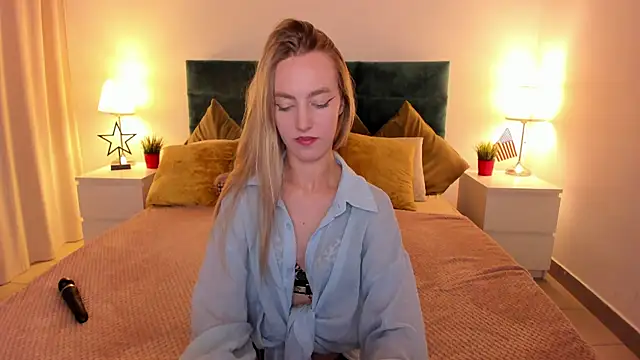 mishapallmer online show from September 19, 2025, 8:27 am