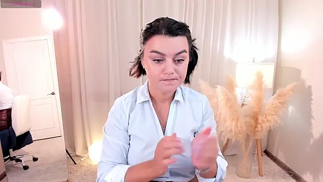 Snapshot of moodberry chatting on October 10, 2025, 6:45 am moodberry online show from October 10, 2025, 6:45 am