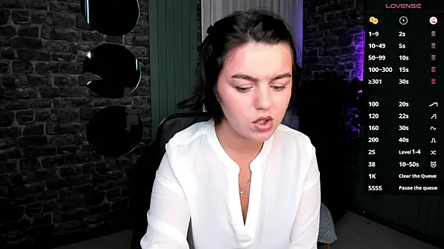 Snapshot of moodberry chatting on October 17, 2025, 7:00 am moodberry online show from October 17, 2025, 7:00 am