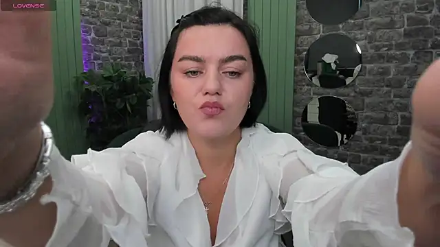 Snapshot of moodberry chatting on October 22, 2025, 6:57 am moodberry online show from October 22, 2025, 6:57 am